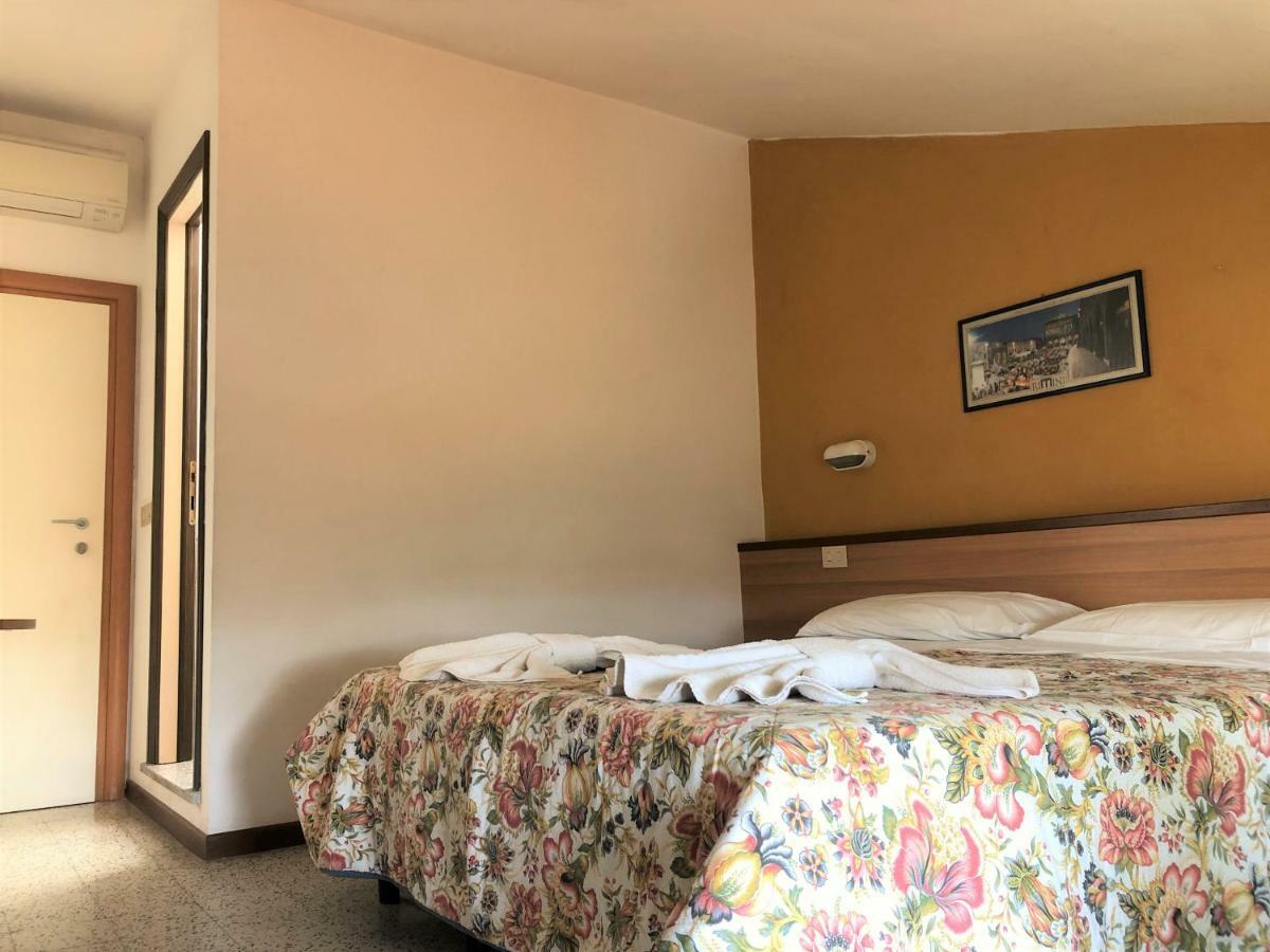 Hotel Edy Rimini Exteriér fotografie